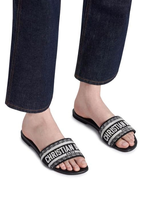 CD Plain Black