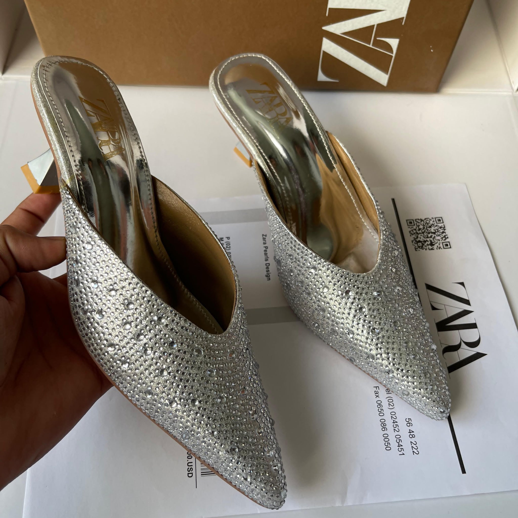 MOON STONE SILVER KITTEN HEEL
