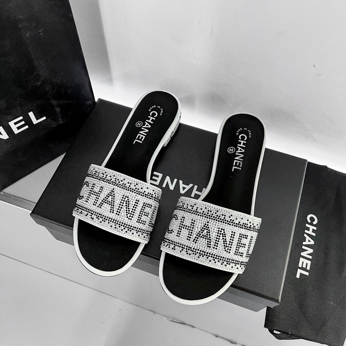 CHA-NEL SHINE