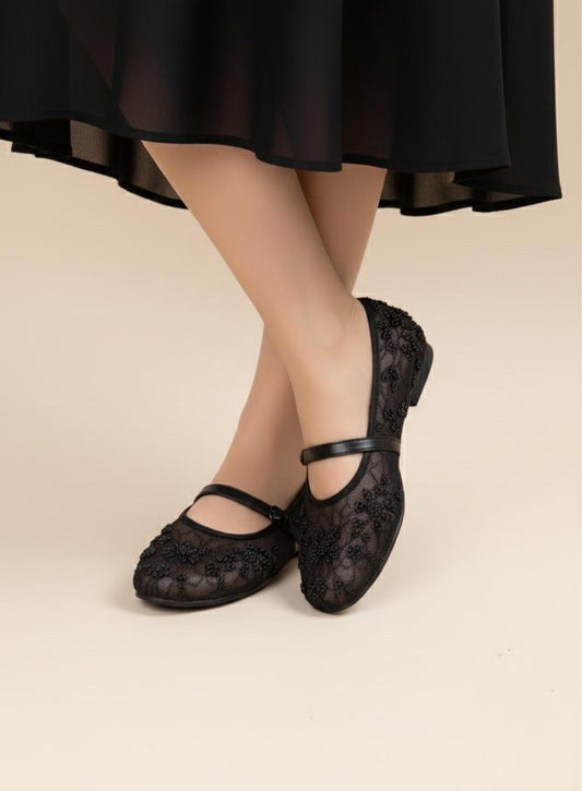 EMBROIDERED PUMPS BLACK