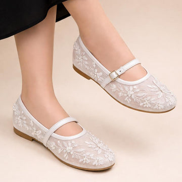 EMBROIDERED PUMPS WHITE